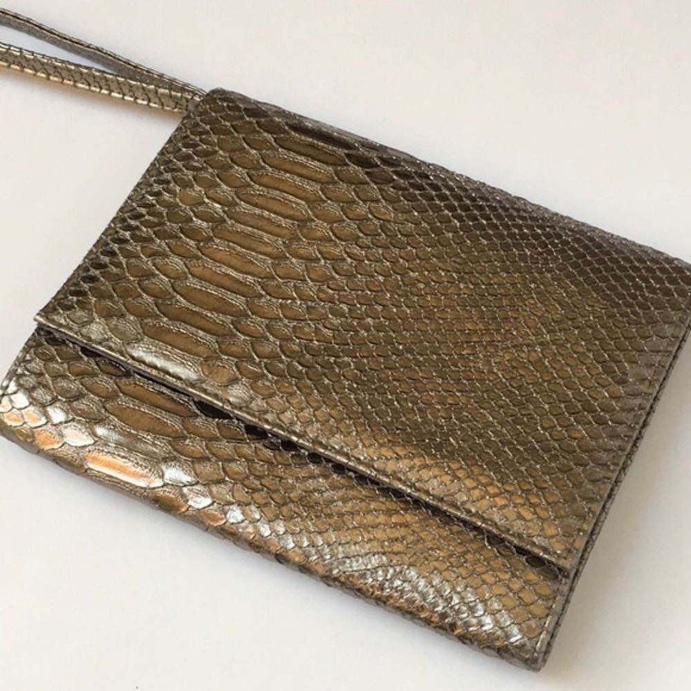 Free NWT Neiman Marcus Snakeskin Wristlet/ Clutch - Picture 2 of 5